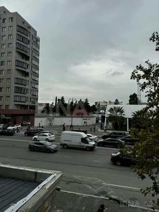 3 otaqlı Köhnə tikili, Gənclik m., Bakı