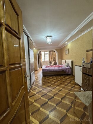 3 otaqlı Köhnə tikili, 20 Yanvar m., Bakı