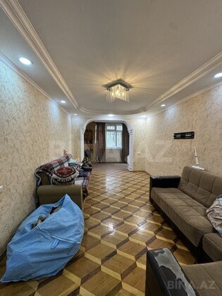 3 otaqlı Köhnə tikili, 20 Yanvar m., Bakı