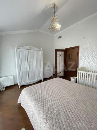 4 otaqlı Yeni tikili, Nizami m., Bakı