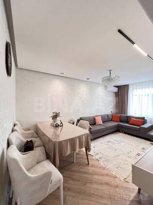 3 otaqlı Köhnə tikili, Həzi Aslanov m., Bakı