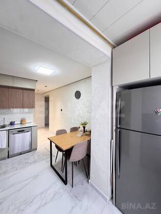 3 otaqlı Köhnə tikili, Həzi Aslanov m., Bakı