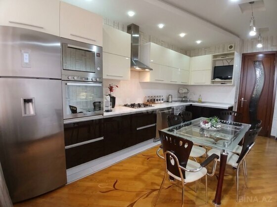 4 otaqlı Yeni tikili, 20 Yanvar m., Bakı