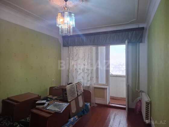 3 otaqlı Köhnə tikili, Həzi Aslanov m., Bakı
