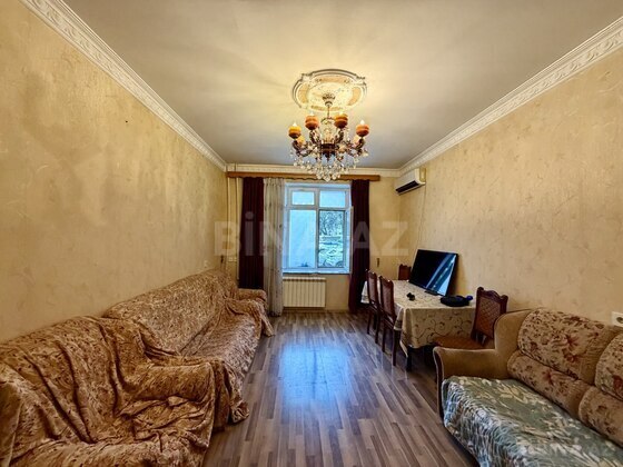 2 otaqlı Köhnə tikili, Qara Qarayev m., Bakı