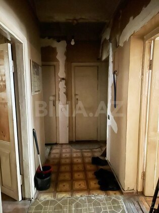 4 otaqlı Köhnə tikili, 7-ci mikrorayon q., Bakı