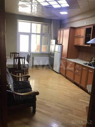 3 otaqlı Yeni tikili, Badamdar q., Bakı
