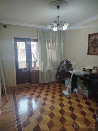 5 otaqlı Köhnə tikili, 8-ci mikrorayon q., Bakı