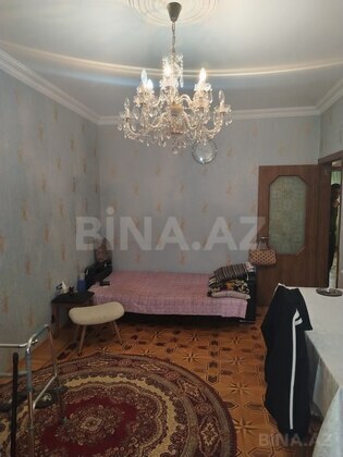 5 otaqlı Köhnə tikili, 8-ci mikrorayon q., Bakı