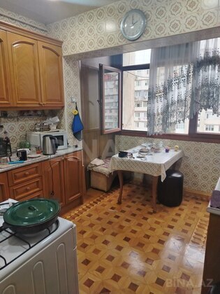 5 otaqlı Köhnə tikili, 8-ci mikrorayon q., Bakı