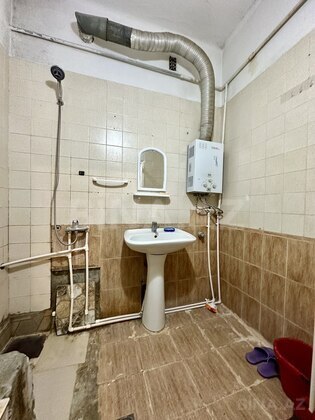 2 otaqlı Köhnə tikili, Neftçilər m., Bakı