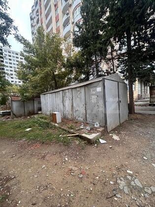 3 otaqlı Köhnə tikili, Neftçilər m., Bakı