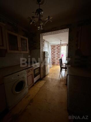 3 otaqlı Köhnə tikili, Neftçilər m., Bakı
