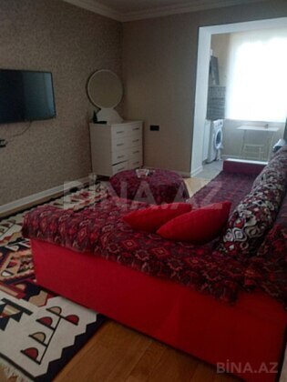 2 otaqlı Köhnə tikili, Elmlər Akademiyası m., Bakı