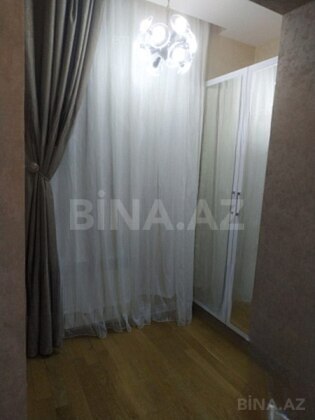 2 otaqlı Köhnə tikili, Elmlər Akademiyası m., Bakı