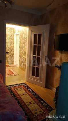 2 otaqlı Köhnə tikili, Elmlər Akademiyası m., Bakı