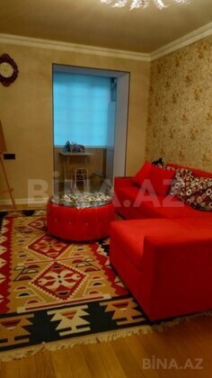 2 otaqlı Köhnə tikili, Elmlər Akademiyası m., Bakı
