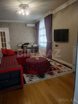 2 otaqlı Köhnə tikili, Elmlər Akademiyası m., Bakı