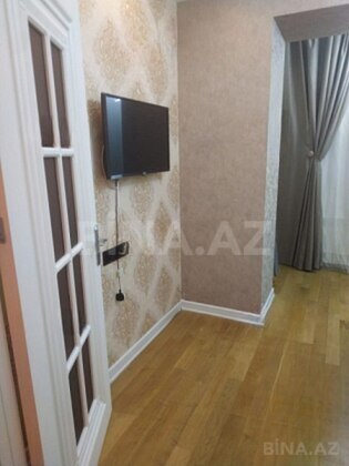 2 otaqlı Köhnə tikili, Elmlər Akademiyası m., Bakı