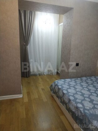 2 otaqlı Köhnə tikili, Elmlər Akademiyası m., Bakı
