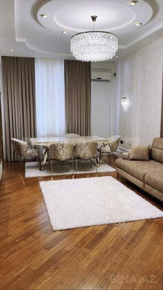 4 otaqlı Yeni tikili, 8 Noyabr m., Bakı