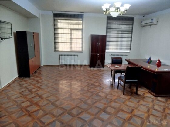 18 otaqlı Ofis, Memar Əcəmi m., Bakı
