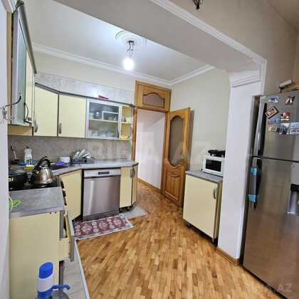 4 otaqlı Köhnə tikili, Nəsimi m., Bakı