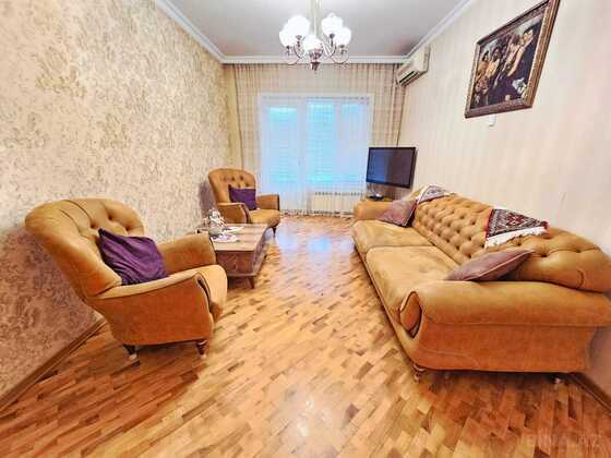 4 otaqlı Köhnə tikili, Nəsimi m., Bakı