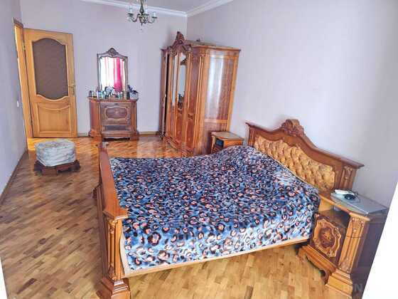 4 otaqlı Köhnə tikili, Nəsimi m., Bakı