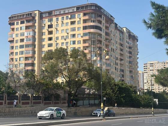 4 otaqlı Yeni tikili, Memar Əcəmi m., Bakı