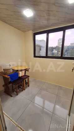 3 otaqlı Köhnə tikili, Elmlər Akademiyası m., Bakı