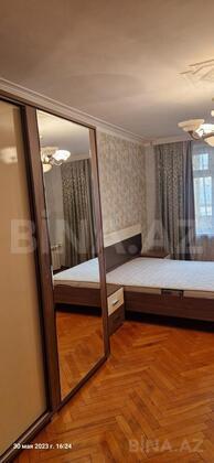3 otaqlı Köhnə tikili, Elmlər Akademiyası m., Bakı