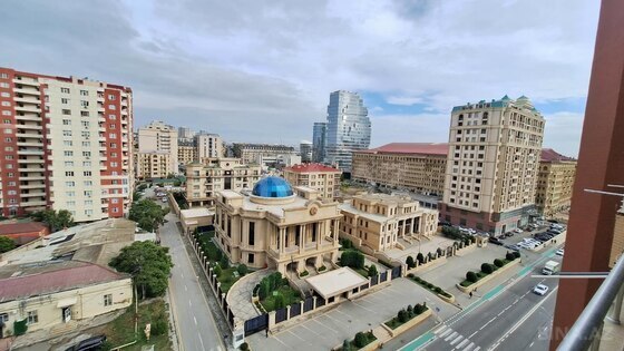 3 otaqlı Yeni tikili, Şah İsmayıl Xətai m., Bakı