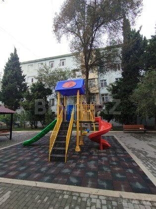1 otaqlı Köhnə tikili, Memar Əcəmi m., Bakı