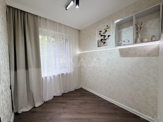 3 otaqlı Köhnə tikili, Xalqlar Dostluğu m., Bakı