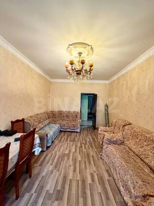 2 otaqlı Köhnə tikili, Qara Qarayev m., Bakı