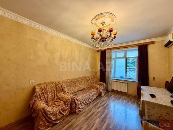 2 otaqlı Köhnə tikili, Qara Qarayev m., Bakı