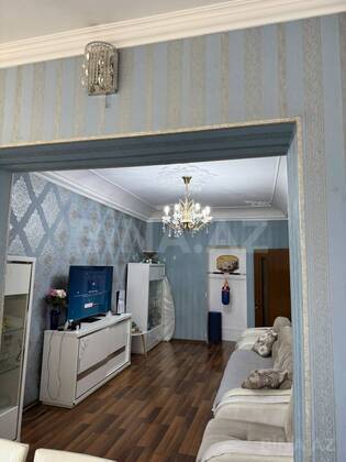 3 otaqlı Köhnə tikili, Neftçilər m., Bakı