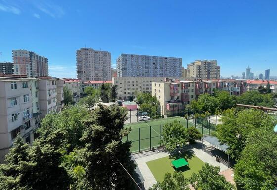3 otaqlı Köhnə tikili, Qara Qarayev m., Bakı