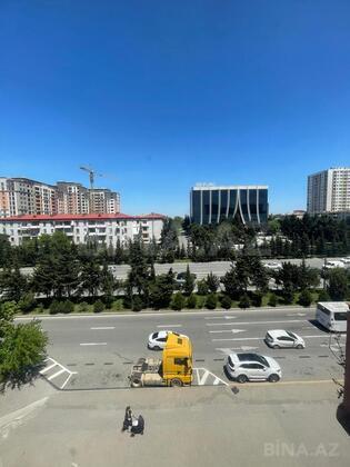 3 otaqlı Köhnə tikili, Qara Qarayev m., Bakı
