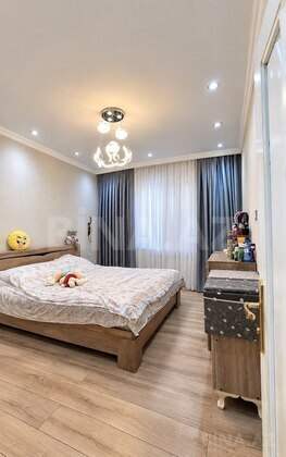 3 otaqlı Köhnə tikili, Memar Əcəmi m., Bakı