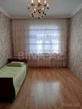 4 otaqlı Köhnə tikili, İnşaatçılar m., Bakı