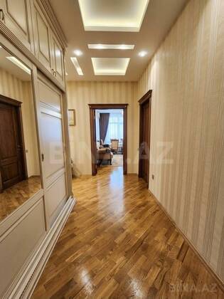 3 otaqlı Yeni tikili, Elmlər Akademiyası m., Bakı