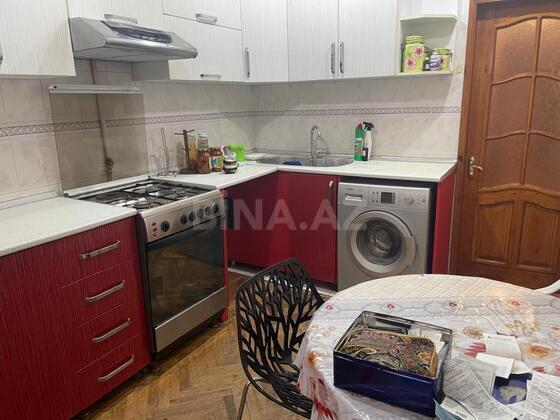 4 otaqlı Köhnə tikili, 28 May m., Bakı