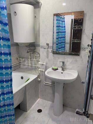 4 otaqlı Köhnə tikili, 28 May m., Bakı