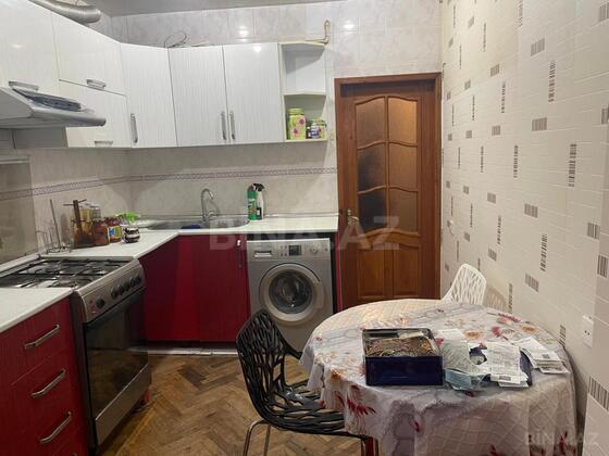 4 otaqlı Köhnə tikili, 28 May m., Bakı