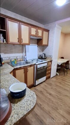 3 otaqlı Köhnə tikili, Elmlər Akademiyası m., Bakı