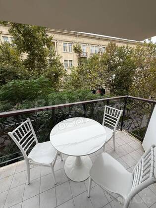 2 otaqlı Köhnə tikili, 28 May m., Bakı