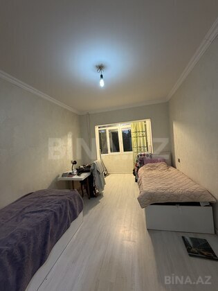 3 otaqlı Köhnə tikili, Həzi Aslanov m., Bakı