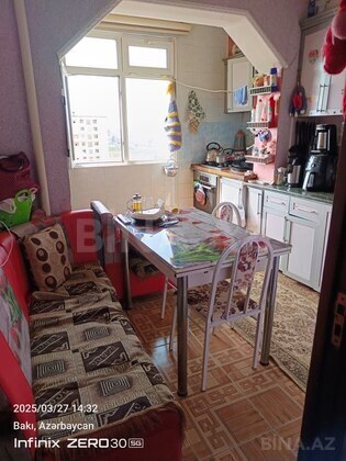 2 otaqlı Köhnə tikili, Massiv D q., Bakı